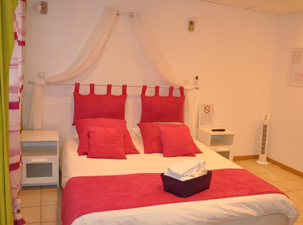 Hotel Les Mimosas Bormes-les-Mimosas Rom bilde